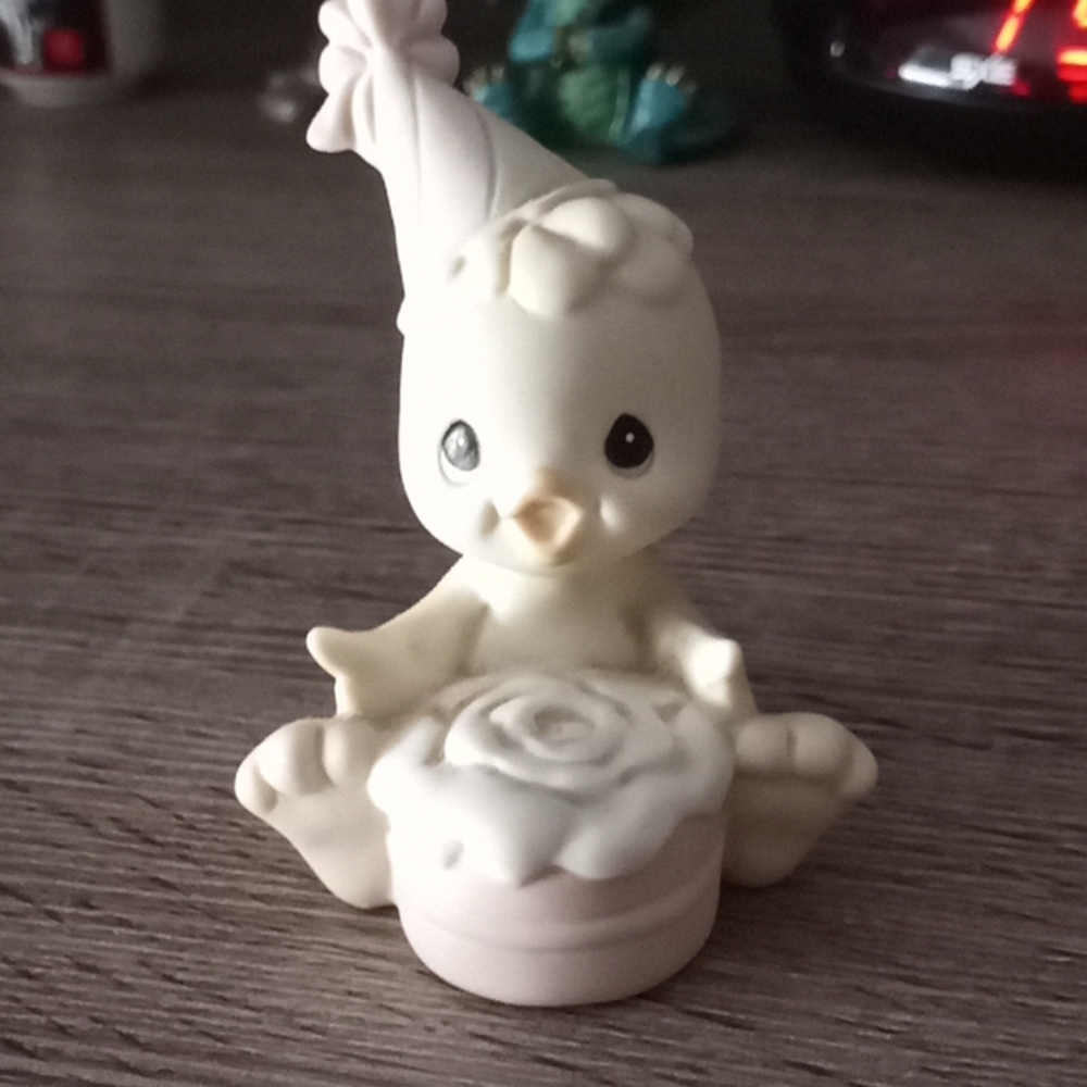 Happy birdie precious moment figurine